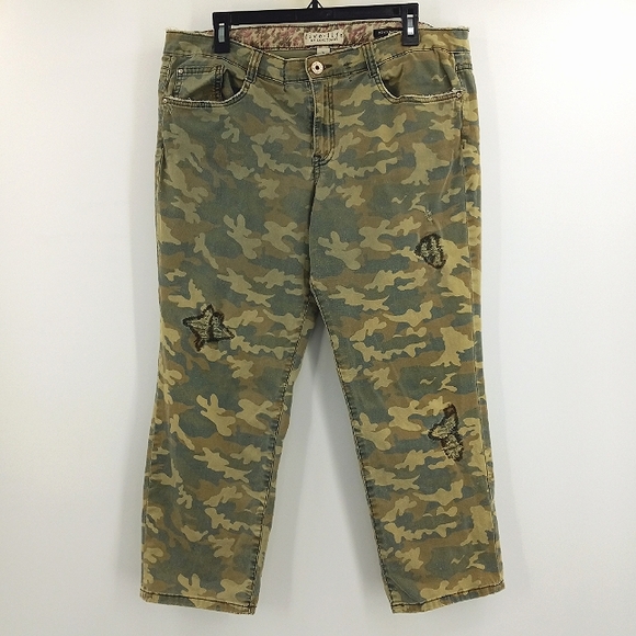 Sanctuary Camo Cropped Pants Women 14 Green Boyfriend Distressed Patched Stretch - Picture 1 of 13